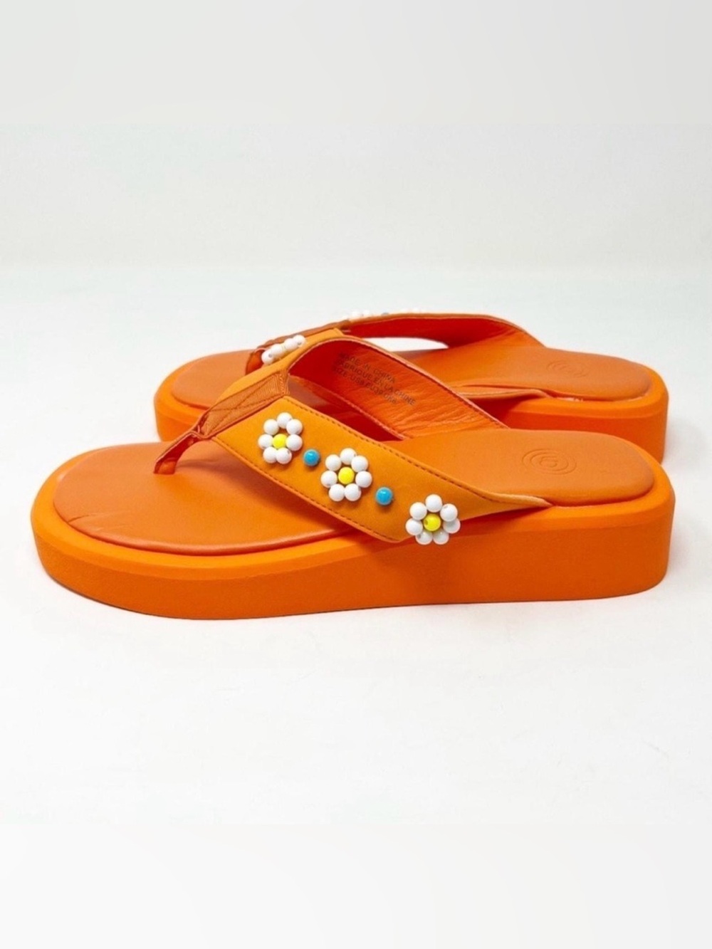 Urban Outfitters Orange Beaded Daisy Flip Flop Sandals Women’s Size 9